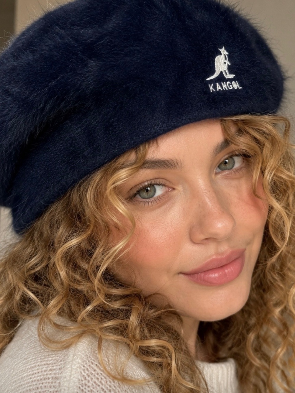 Vintage Kangol Furgora Angora 502 L/XL. I can’t tell if it’s Black/Navy.